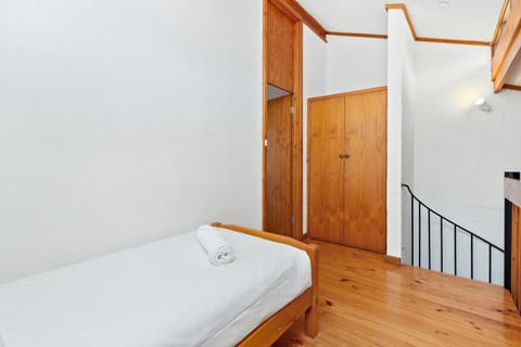 15 Cottesloe - Steps From Beach - Sleeps 3 Apartment in Perth