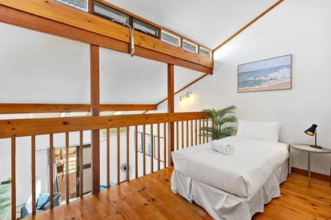 16 Cottesloe - Steps From Beach - Sleeps 3 Apartment in Perth