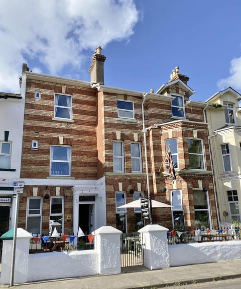 Devon House Guest House Bed and Breakfast in Paignton