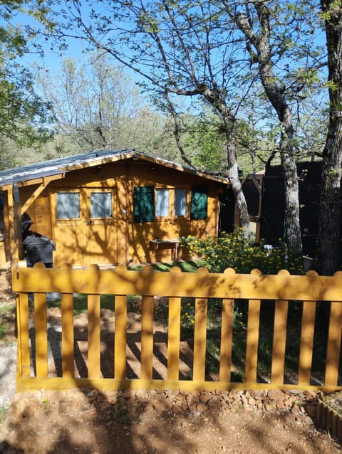 Cabane Campingplatz /
Wohnmobil-Resort in Aups