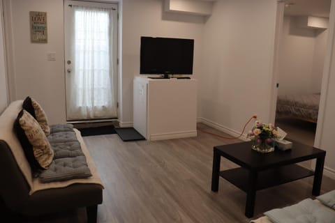 Spacious stay, 15 min to Niagara Falls & US border Apartment in Welland