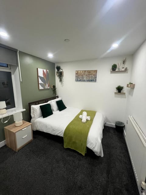 City Centre Location! For Business and Leisure! 5/6 Guests Apartment in Cardiff