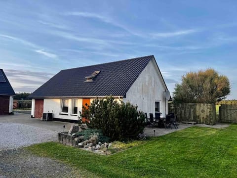 Property building, Spring, Day, Garden, Garden view