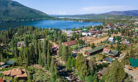 Neighbourhood, Natural landscape, Mountain view