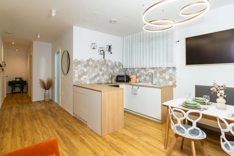 TV and multimedia, Kitchen or kitchenette, Dining area, minibar, pet friendly, stove