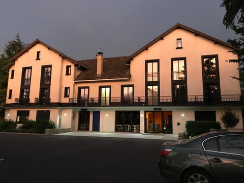 Property building, Facade/entrance, Sunset