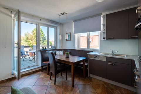 Balcony/Terrace, Kitchen or kitchenette, Seating area