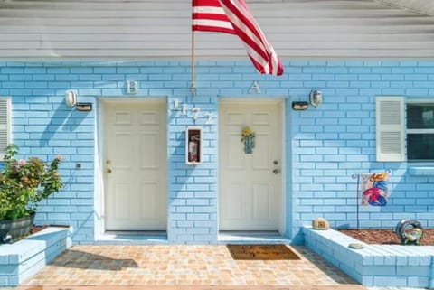 Tropical Tranquility In South Hutchinson Beach Apartment in Fort Pierce