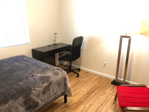 Apartment close to Tech Giants, fast internet Apartment in East Palo Alto