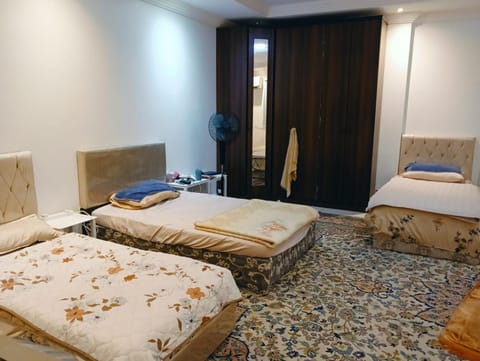 Fatih Hostel for Males نزل فاتح المشترك للرجال Hostel in Medina