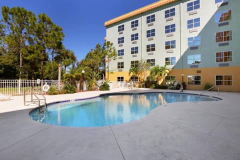 Hot Tub, Pool view, Swimming pool