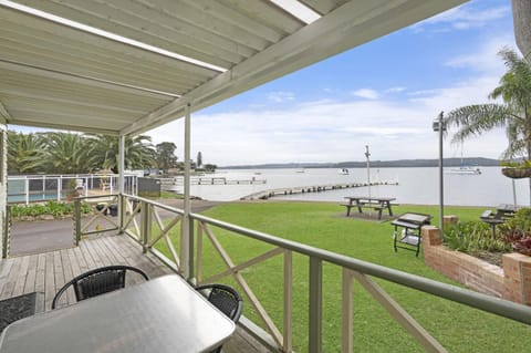 Paradise Palms Caravan Park Hotel in Lake Macquarie
