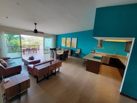 Kitchen or kitchenette, Living room, Dining area