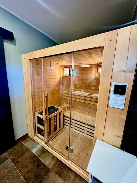 Sauna, Bathroom