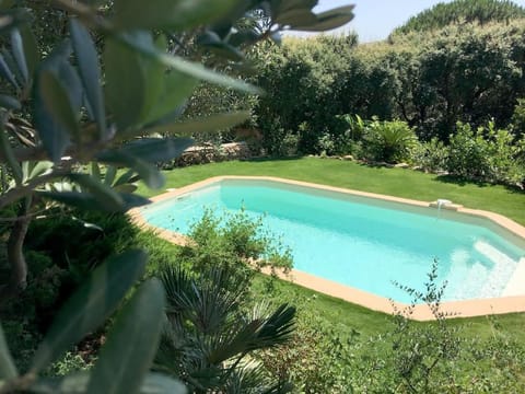 Propriété Sainte-Maxime avec piscine, proche plage Villa in Grimaud