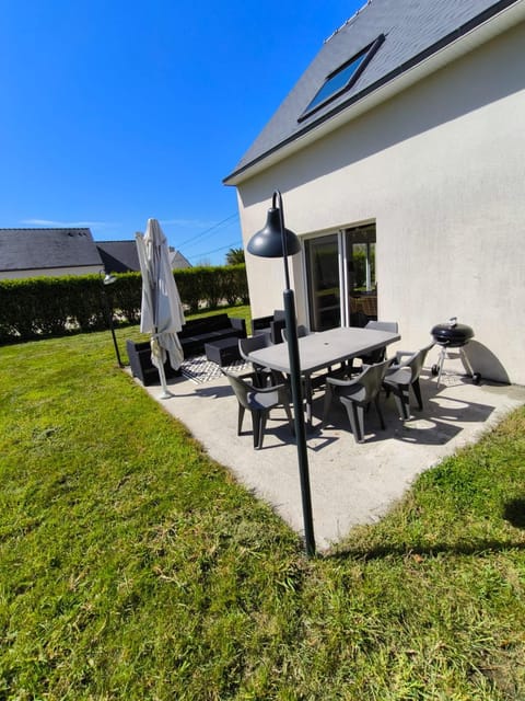 Patio, Garden, Dining area, Garden view