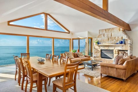 Bungan Bliss - Ocean Views House in Pittwater Council