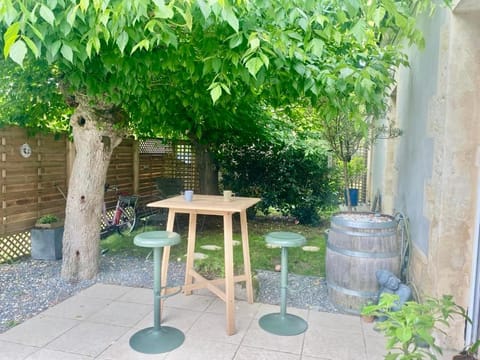 La Chambre de Veyrines House in Mérignac