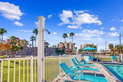 Madeira Del Mar Penthouse #2- Premier House in Redington Beach