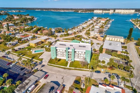 Madeira Del Mar Penthouse #2- Premier House in Redington Beach