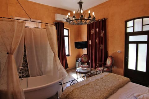 Atelier Luxury Rooms Bed and Breakfast in Haifa