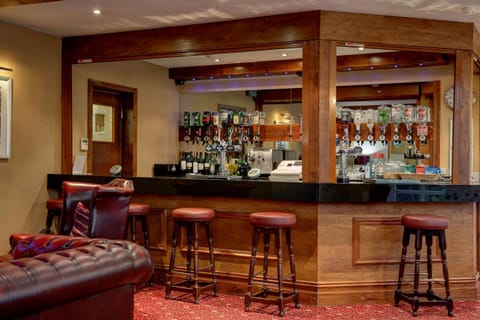 Restaurant/places to eat, Communal lounge/ TV room, Lounge or bar, Dining area, On site, Drinks, Alcoholic drinks