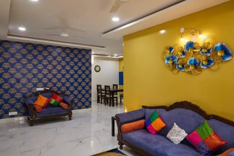 Delightful 3 Bed holiday home with AC Near US Embassy, Gachibowli Apartment in Hyderabad