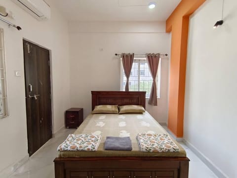 Cozy 3 bhk A/C home @ wipro circle , Near US Embassy Condo in Hyderabad