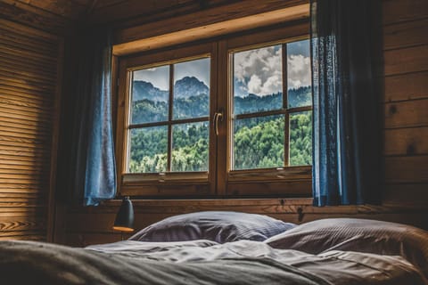 Bed, Bedroom, Mountain view