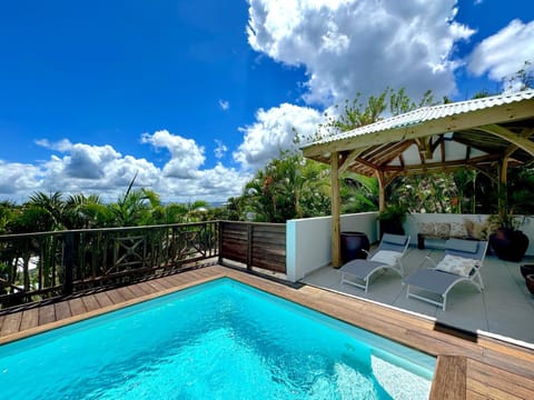 Day, Natural landscape, Garden, View (from property/room), Garden view, Pool view, sunbed