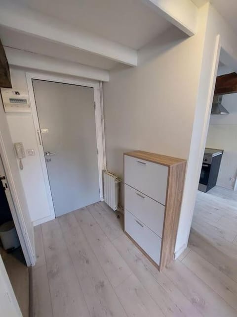 Appt lumineux, vue place Vival Apartment in Figeac