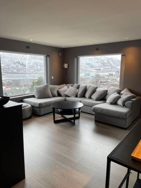 Mackbratta Panorama Apartment in Tromso