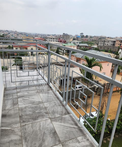 Magnifique appartement à Kotto securise avec groupe electrogene et WiFi Apartment in Douala