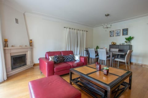 Studio für 5 Personen und 1 Kind in Carcavelos, Regio de Lisboa Costa do Estoril Apartment in Carcavelos