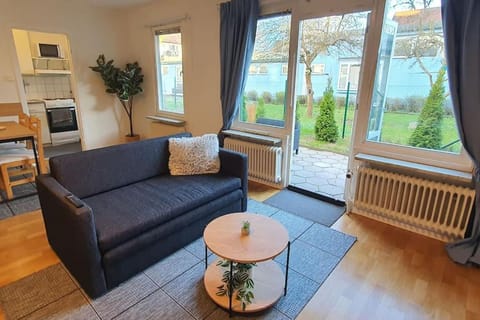 Apartment with garden near metro! Apartment in Stockholm