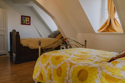appartement familial centre-ville Autun 7 places Apartment in Autun