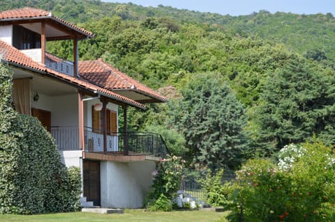 Property building, Natural landscape, Garden, Garden view, Mountain view