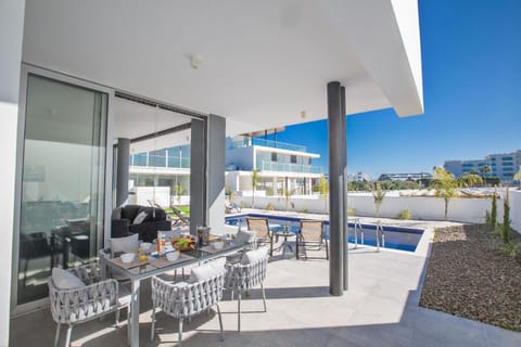 Atemberaubende Villa Olivine mit Meerblick House in Protaras