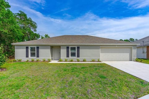 spacious 4-bedroom WITH KING BED House in Palm Coast