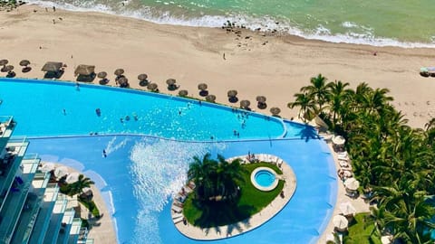 Day, Natural landscape, Bird's eye view, Beach, Pool view, Sea view, Swimming pool