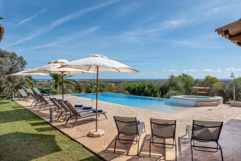 Ferienhaus mit Privatpool für 12 Personen ca 410 qm in Son Carrio, Mallorca Südostküste von Mallorca House in Llevant