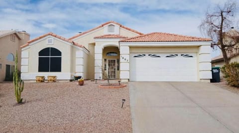 Sunset Oasis House in Fort Mohave