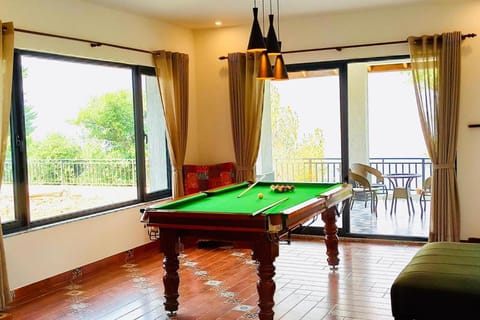StayVista at Summerfield Manor with Lawn & Valley View Villa in Uttarakhand