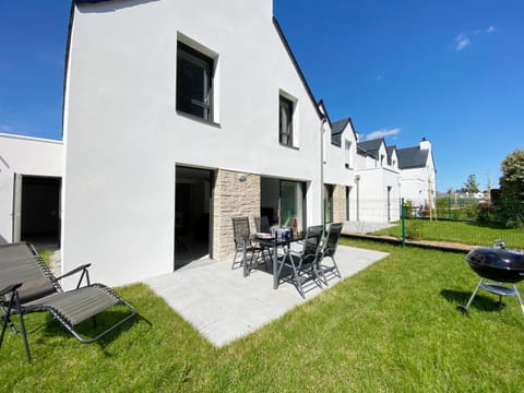 Patio, BBQ facilities