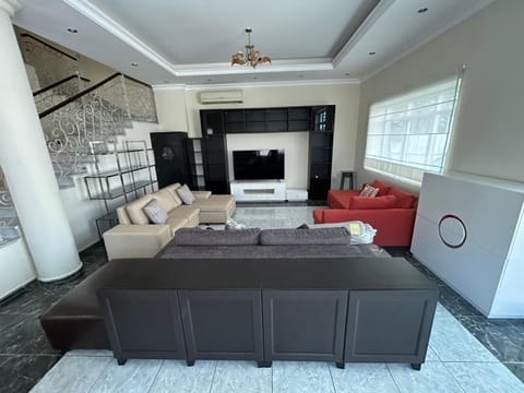 A spacious Villa - guest house - masterbedroom Chambre d’hôte in Al Sharjah