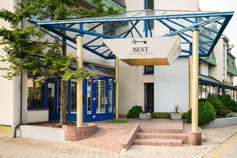 Property building, Facade/entrance