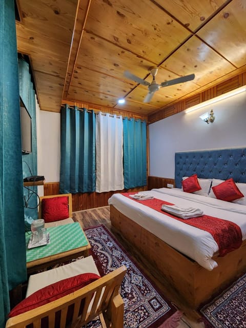 Woody Wood 6BHK Villa in Manali