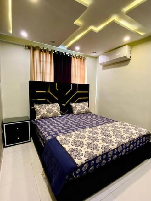 401-NEXT INN Quality Living Starts Here! Wohnung in Lahore