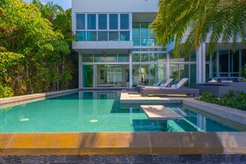 Discover paradise Your Exclusive Miami Beach Waterfront Escape Villa in Miami Beach