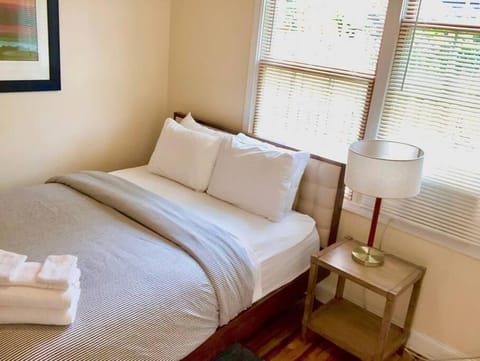 The House Hotels - W.20TH - Three Bedroom Near West Side Market and Downtown Cle House in Ohio City